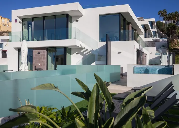 200m² New B With Private, Heated Pool And Amazing Ocean View.