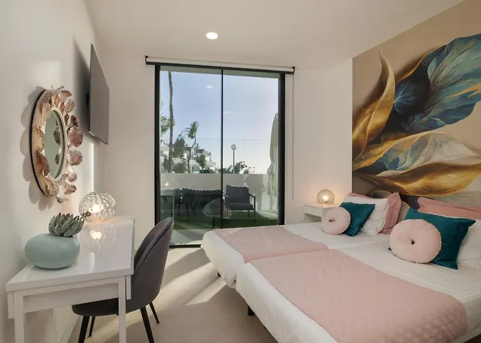 200m² New B With Private, Heated Pool And Amazing Ocean View. 别墅