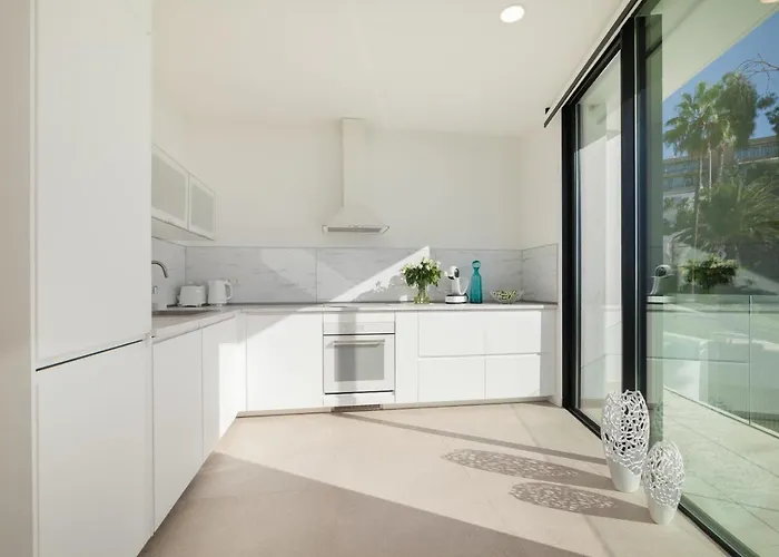 200m² New B With Private, Heated Pool And Amazing Ocean View.