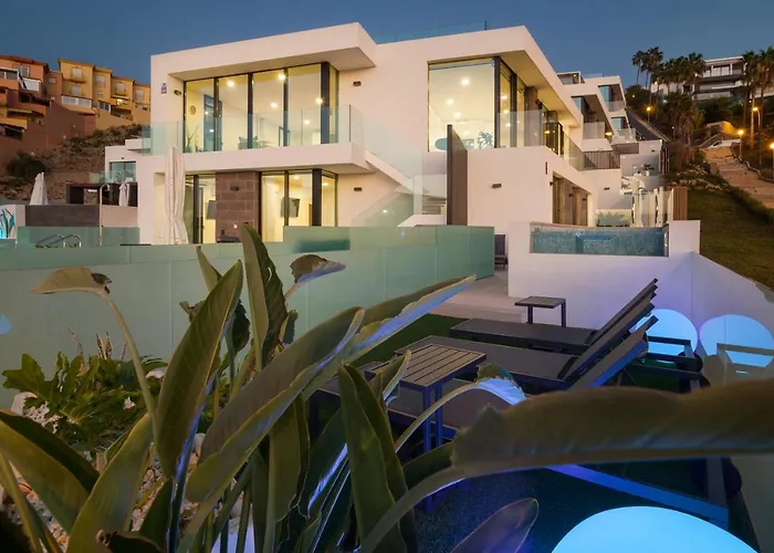 别墅 200m² New B With Private, Heated Pool And Amazing Ocean View. 阿德耶