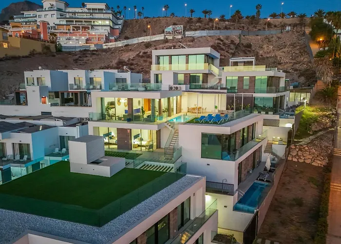 200m² New B With Private, Heated Pool And Amazing Ocean View.