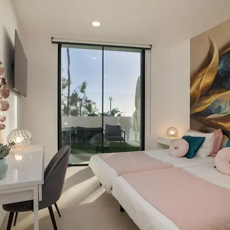 B With Priv, Heated Pool And Ocean View The View Tenerife Villa